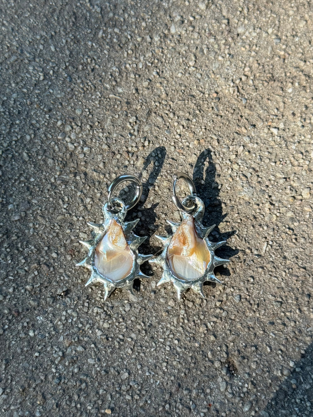 mother of pearl droplet earings