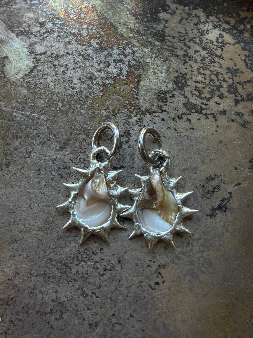 mother of pearl droplet earings