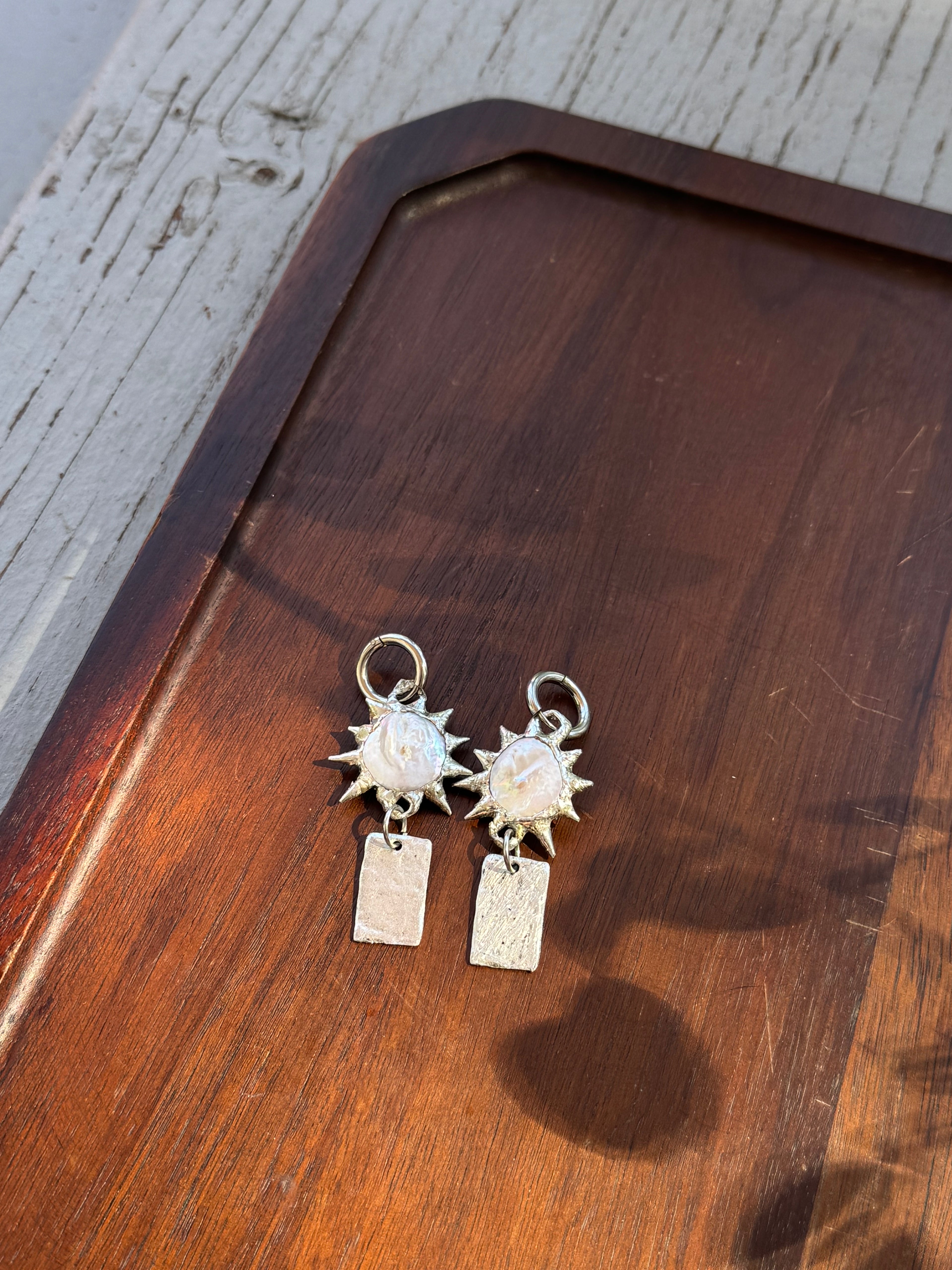 pearl dangle earring